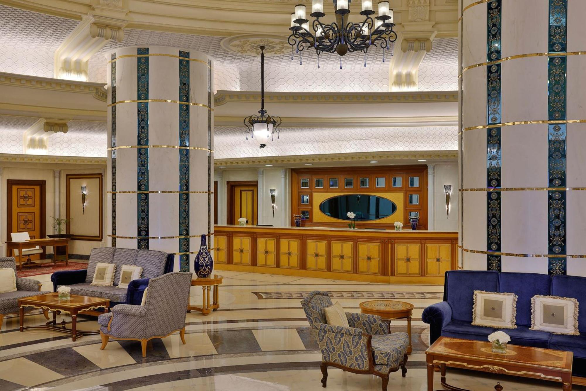 The Ritz-Carlton Jeddah Hotel Exterior foto Lobby