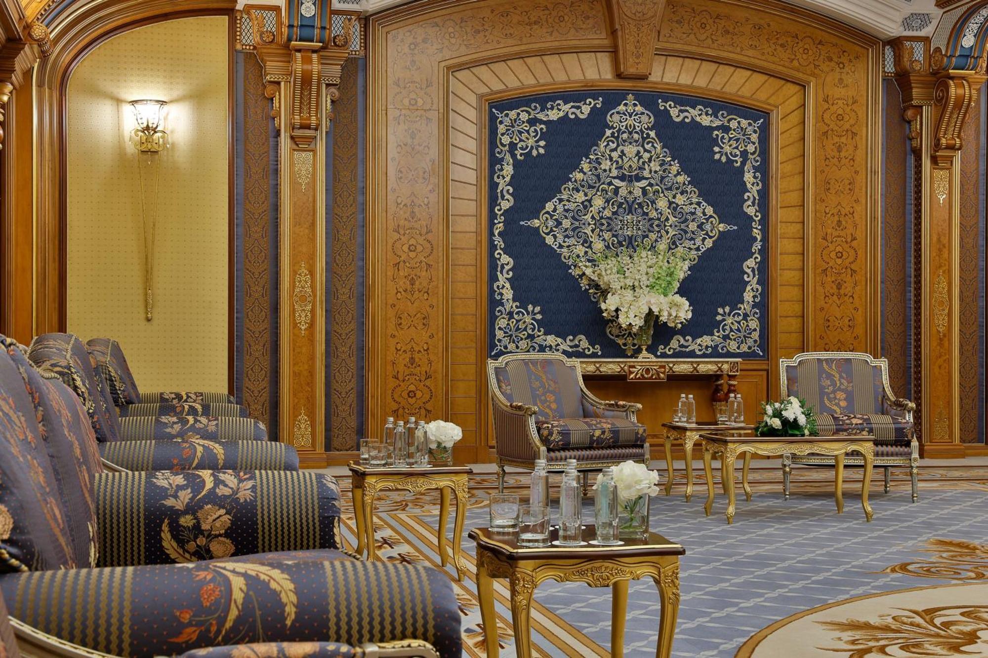 The Ritz-Carlton Jeddah Hotel Exterior foto The interior of the hotel