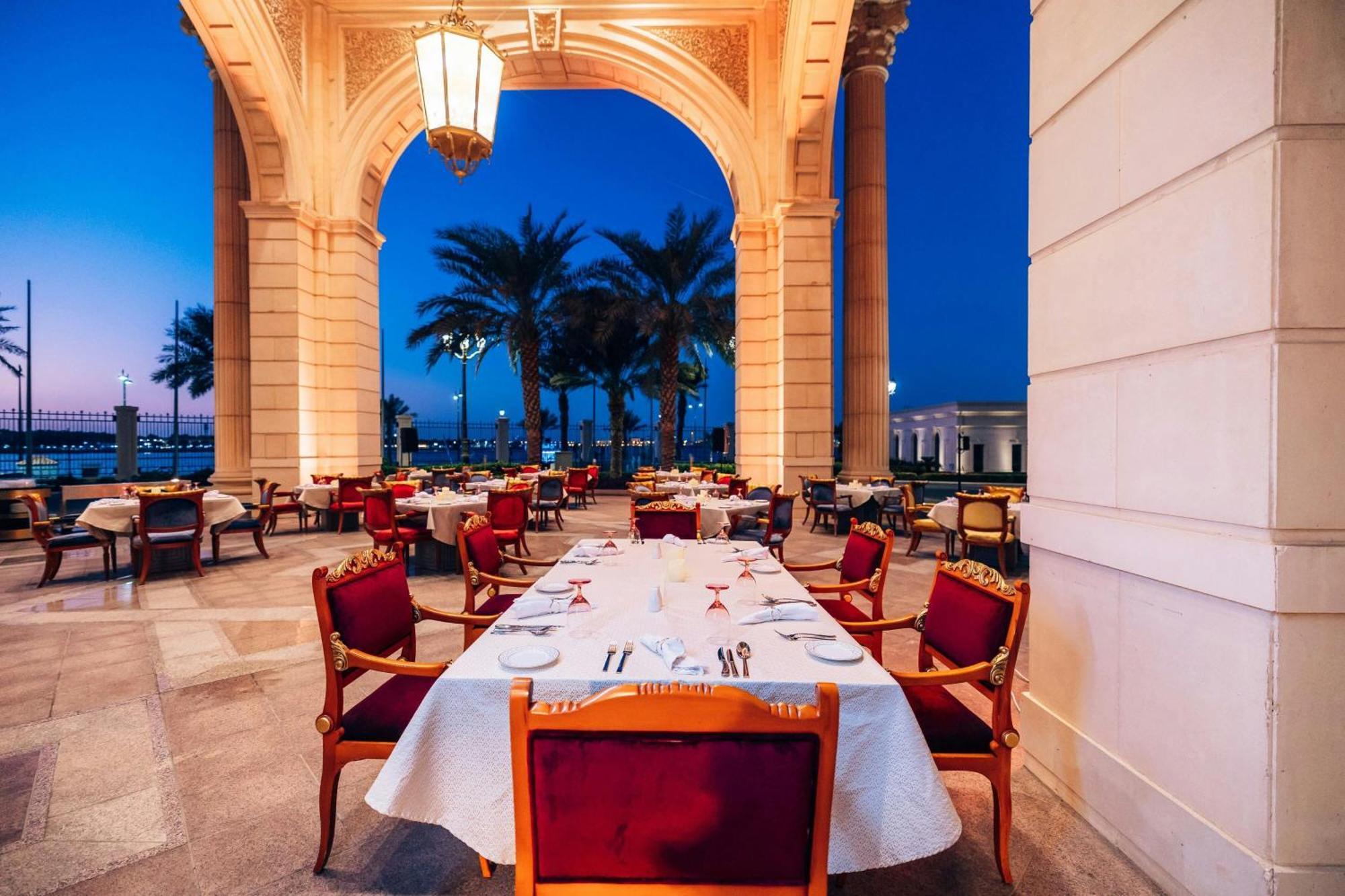 The Ritz-Carlton Jeddah Hotel Exterior foto The Beach Restaurant